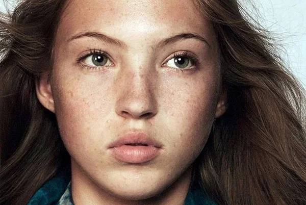 Filha de Kate Moss é o novo rosto da linha de beleza da Marc Jacobs