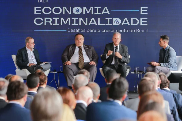 Especialistas debatem como o mercado ilegal afeta a economia do Brasil
