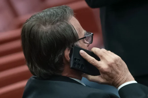 Contra governador, Bolsonaro manda testar mais um nome ao Senado no RJ
