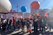 Protesto reúne entidades estudantis e sindicais