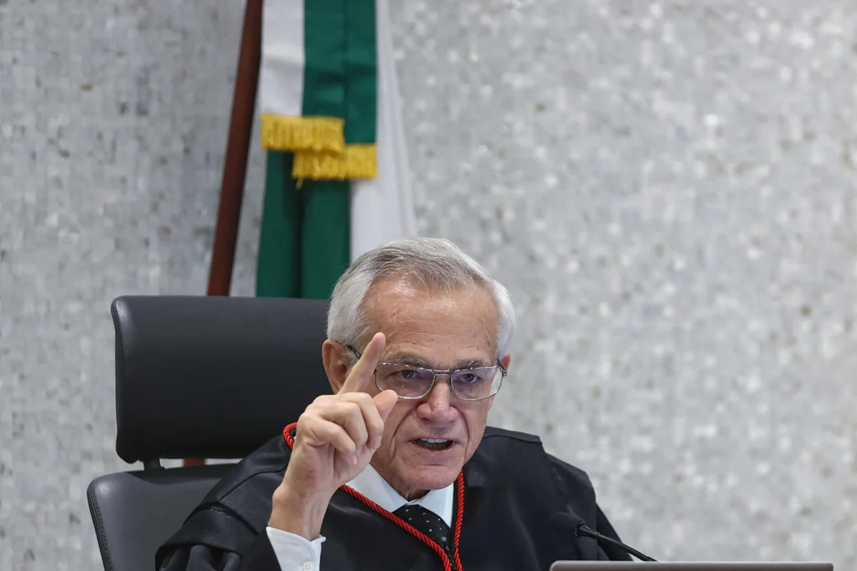 TRE reconhece inelegibilidade e impede Arruda de se candidatar ao GDF - imagem 4 TRE reconhece inelegibilidade e impede Arruda de se candidatar ao GDF - imagem 4
