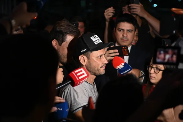 Cleitinho confirma apoio a Flávio no 2° turno em evento do Republicanos - destaque galeria Cleitinho confirma apoio a Flávio no 2° turno em evento do Republicanos - destaque galeria