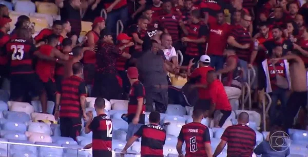 Torcedores do Flamengo se envolvem em briga generalizada no Maracanã