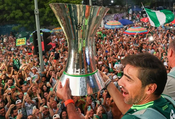 Abel sai ou fica? Veja situação do técnico do Palmeiras