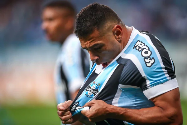 Grêmio joga contra o São Paulo por permanência na série A