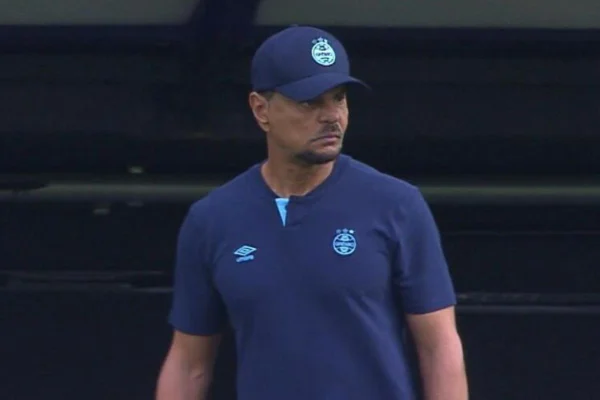 Alexandre Mendes é auxiliar técnico do Grêmio - Metrópoles