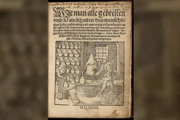 Imagem colorida mostra livro de receitas de tratamentos antigos - Metrópoles