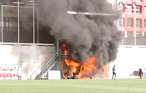 Estádio Nacional de Andorra pega fogo