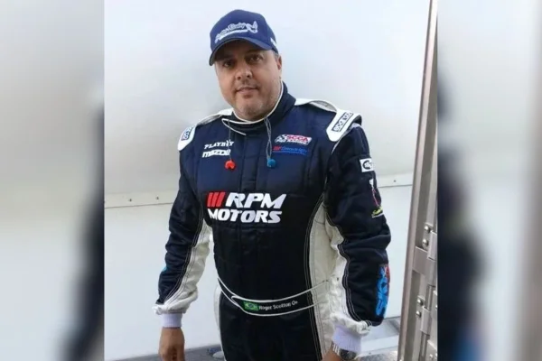 Imagem colorida do brasileiro Rogério Scotton, investigado pelo FBI - Metrópoles