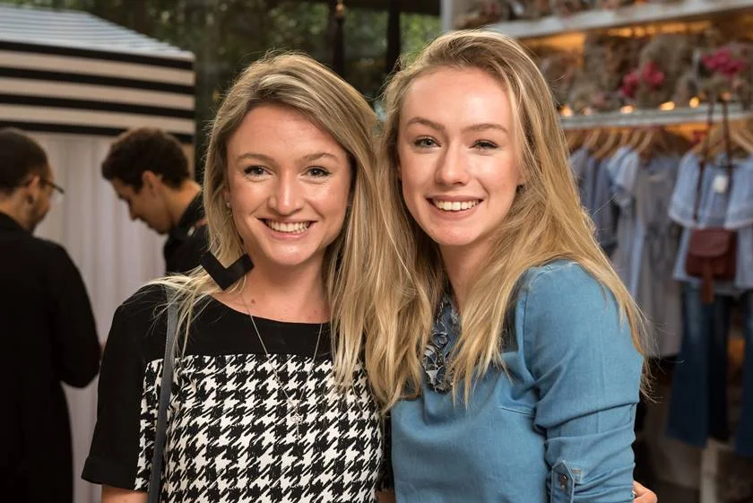 Mohana e Melania Jensen Mohana e Melania Jensen