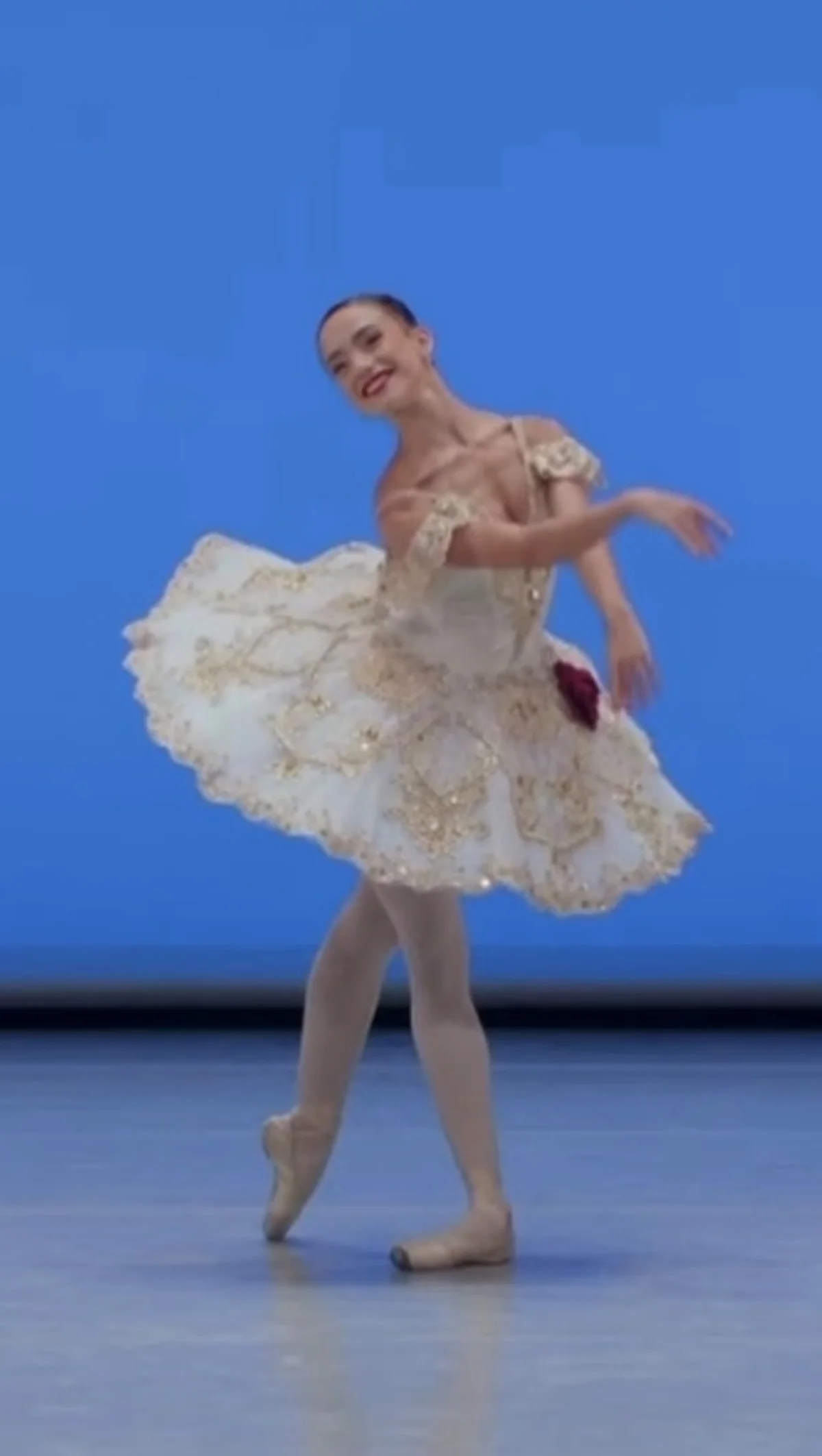 Bailarina brasileira ganha prêmio na “Copa do Mundo de balé”, na Suíça - imagem 3 Bailarina brasileira ganha prêmio na “Copa do Mundo de balé”, na Suíça - imagem 3