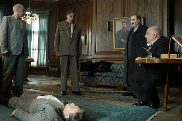 Crítica: A Morte de Stalin satiriza sede de políticos pelo poder