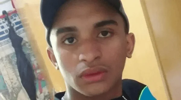 Fotografia colorida do adolescente Jadson, morto a tiros pelo ex-PM Marco Aurélio Onishi