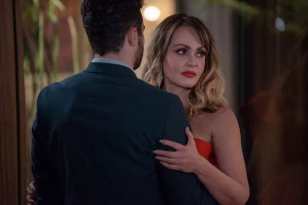 SBT anuncia nova novela mexicana com Gabriela Spanic, de A Usurpadora