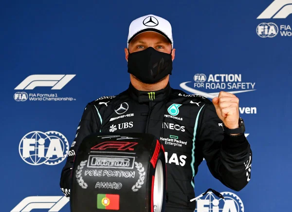 Bottas tira pole de Hamilton e largará em primeiro em Portugal