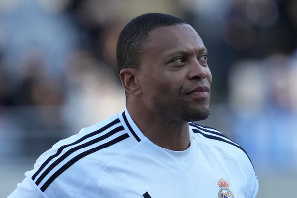 Foto colorida de Julio Baptista, novo treinador da base do Real Madrid - Metrópoles