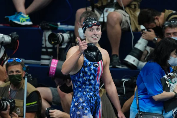 Ledecky se sagra tricampeã olímpica dos 800m e Dressel bate recorde no borboleta