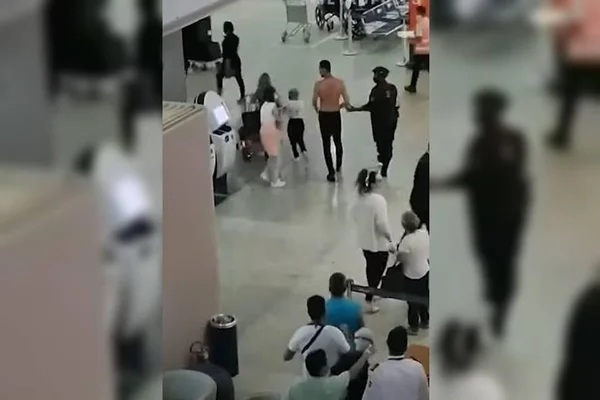 Réver, do Atletico Mineiro, se envolve em confusão em aeroporto