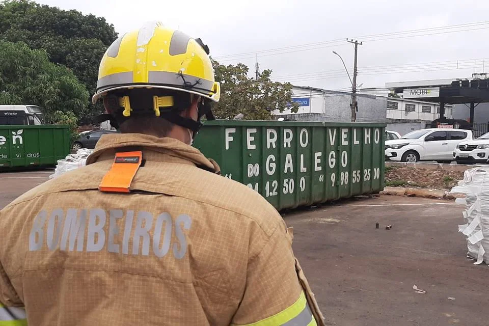 O Corpo de Bombeiros Militar do Distrito Federal está no local O Corpo de Bombeiros Militar do Distrito Federal está no local