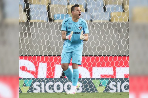 Foto colorida do goleiro Fábio, do Fluminense - Metrópoles