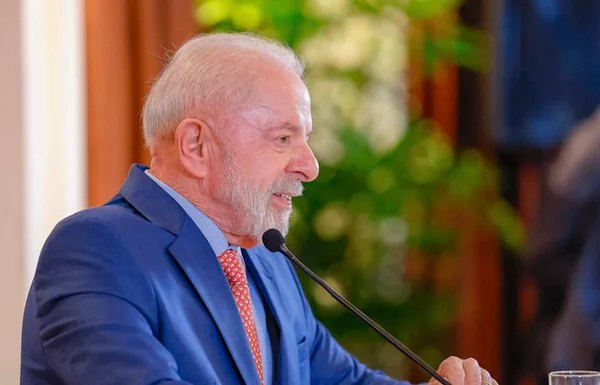 No Vietnã, Lula diz que anistia não é “tema principal para ninguém”