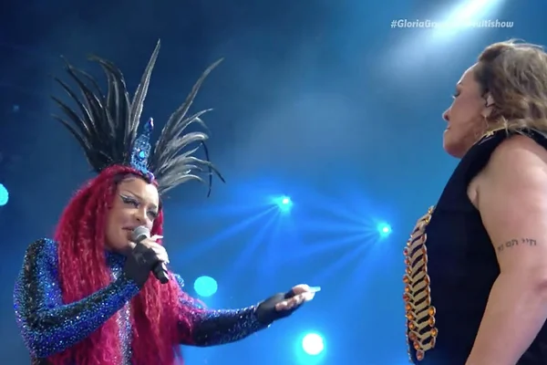Gloria Groove homenageia a mãe, Gina Garcia, no Rock in Rio