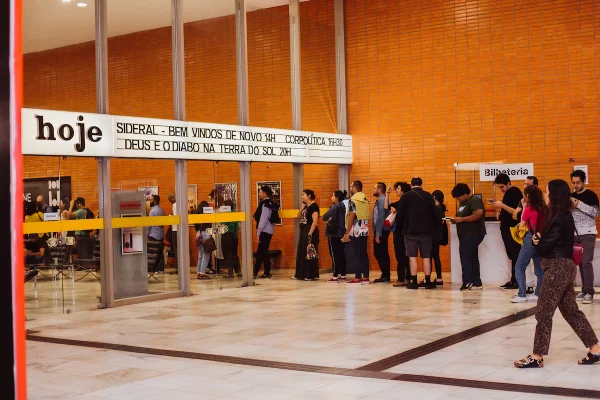 Setor cultural teme fechamento do Cine Brasília; secretaria nega