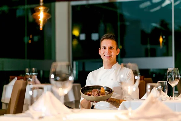 Chef Thiago Paraiso abre Ouriço, novo restaurante na QI 21 do Lago Sul
