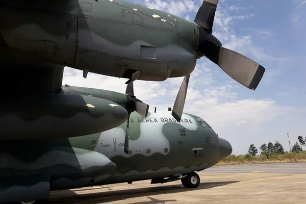 Voo da FAB para Brasília faz pouso emergencial com 45 pessoas a bordo