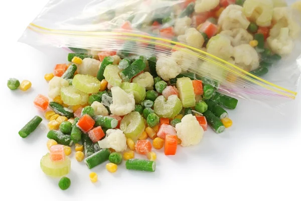 Saiba como congelar e descongelar frutas e legumes