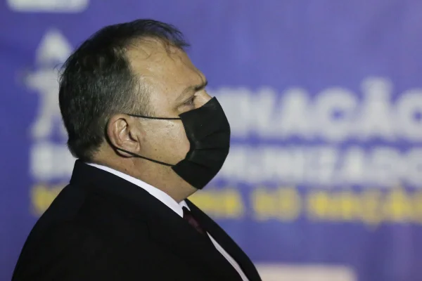 Ministro da saúde Eduardo Pazuello no governo bolsonaro