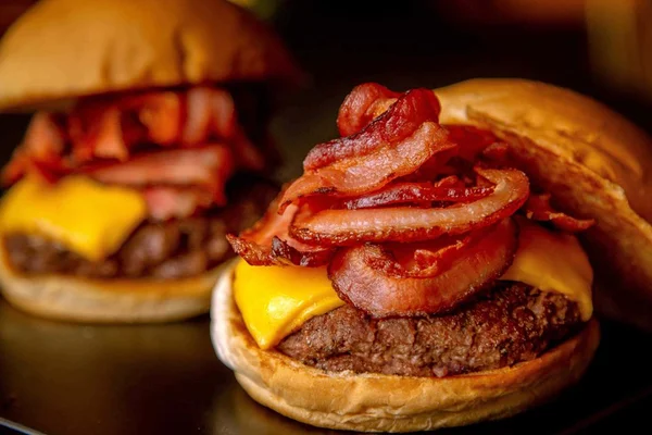 Samambaia 30 anos: Geleia dá desconto de 30% nos hambúrgueres