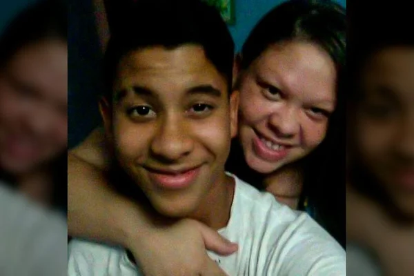 “Ninguém devolverá meu bebê”, diz mãe de jovem apedrejado até a morte