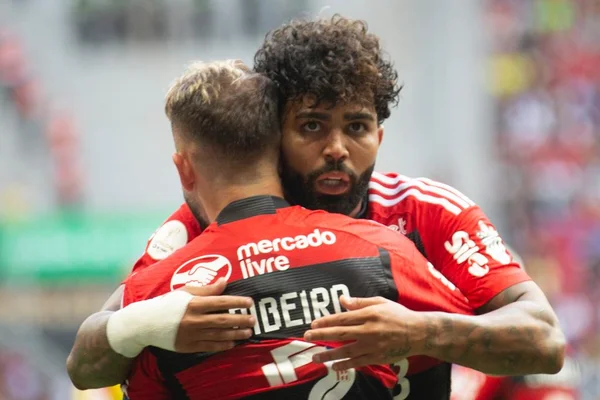 Flamengo x Fluminense: onde assistir, horário e escalações