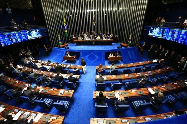 Responsáveis por obras sob suspeita entram na mira do Senado