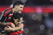Pedro comemora com Arrascaeta
