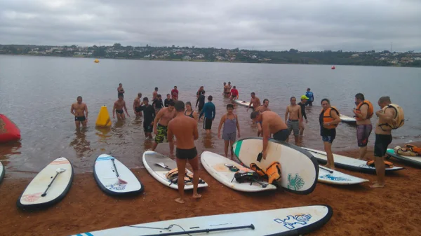 Bombeiros lançam o projeto Sup Salva para comunidade no Lago Paranoá