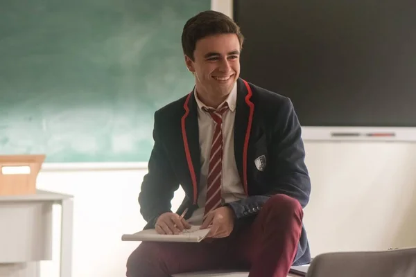 Itzan Escamilla