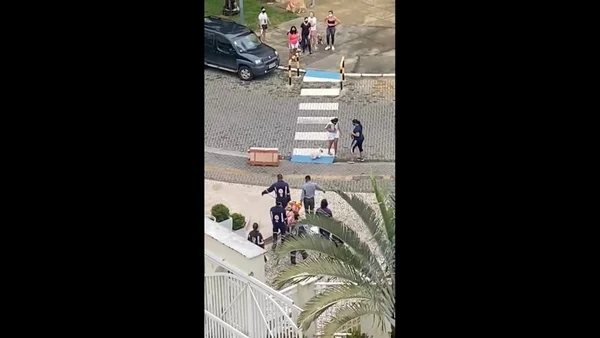 Babá se joga de 3° andar de prédio em Salvador