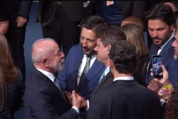Lula e Tarcísio
