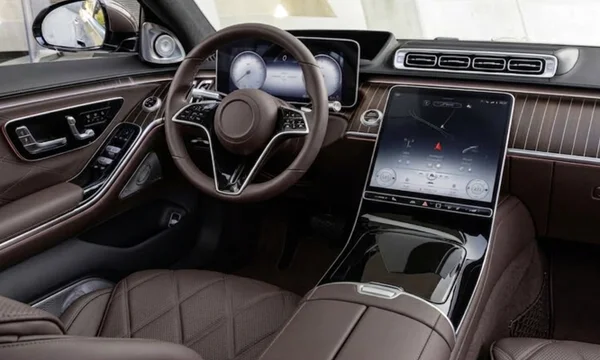 Imagem ilustrativa de carro de luxo - Metrópoles