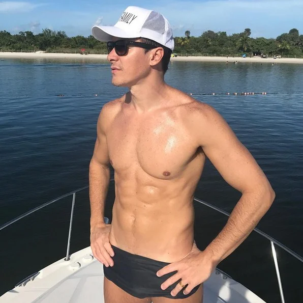 Rodrigo Faro posa sem camisa e surpreende: “O que é isso?” - destaque galeria