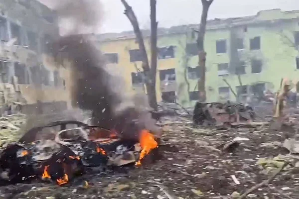 Destruição de hospital em Mariupol, na Ucrânia