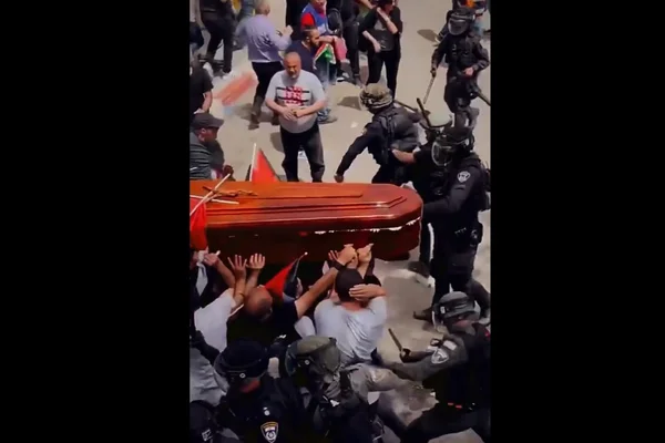Vídeos: polícia israelense reprime funeral de jornalista palestina
