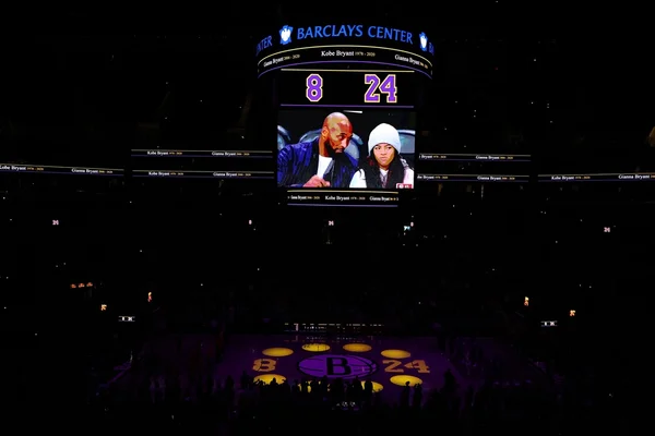 Com homenagem a Bryant e sua filha, Nets vencem Pistons em casa