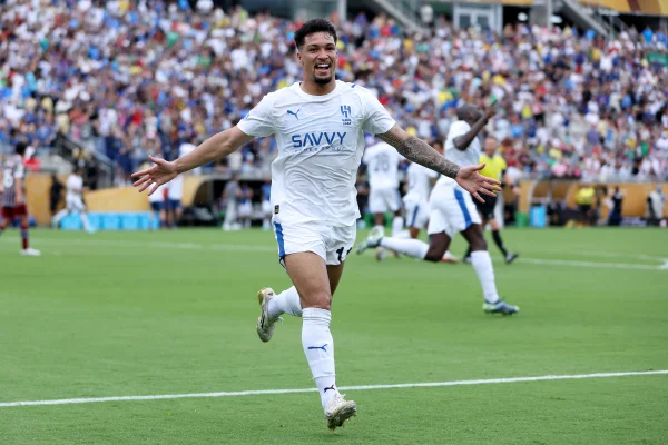 Foto colorida de Marcos Leonardo, do Al-HILAL - mETRÓPOLES