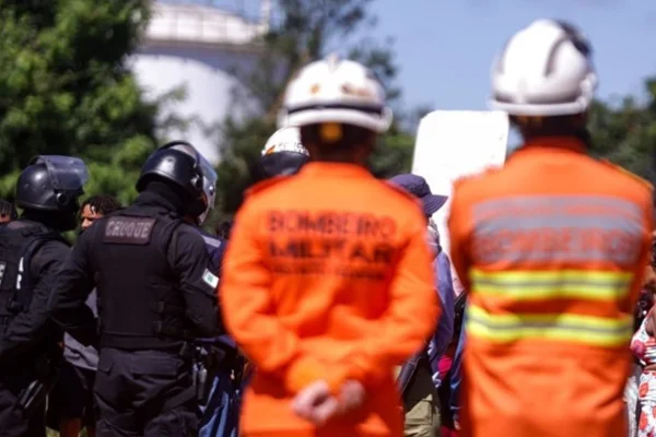 Bombeiros - Metrópoles