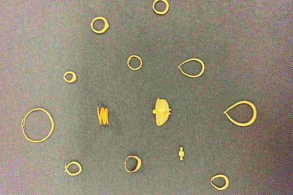 Mergulhador acha navio cheio de joias e ouro naufragado há 350 anos - destaque galeria