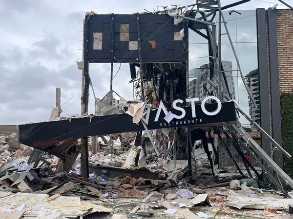 Veja antes e depois de restaurante em Teresina destruído após explosão