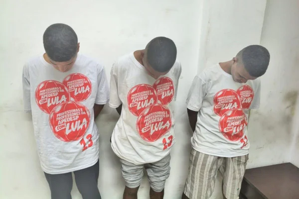 Jovens detidos pela PM em Piracicaba (SP) vestiam camiseta de Lula
